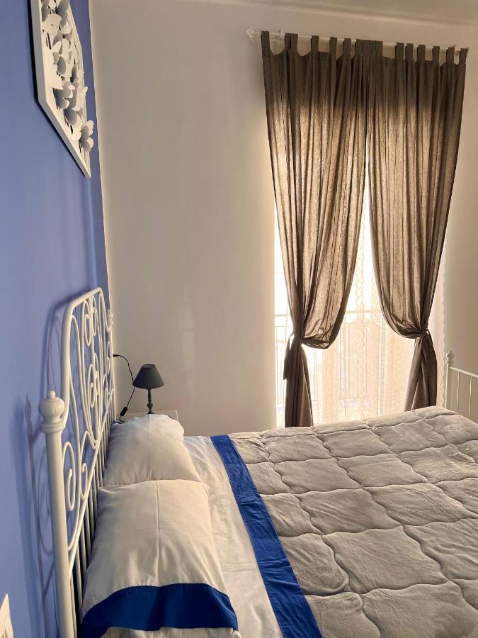 Vico Longo 25 - Ensuit Flat In The Heart Of Неаполь Экстерьер фото